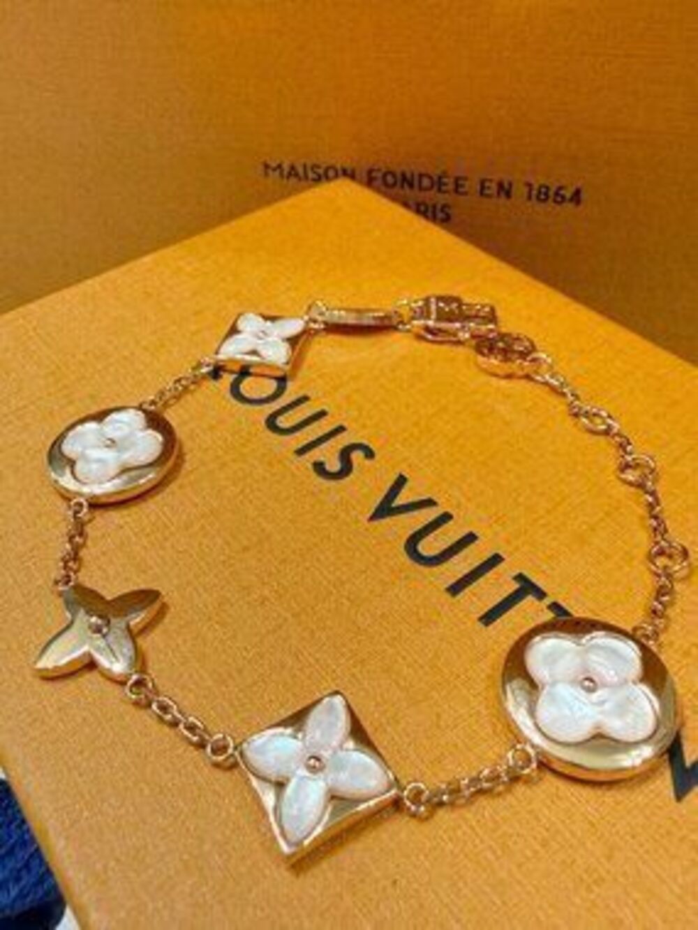 &Louis Vuitton Color Blossom Bracelet, Pink Gold Tone, White Mother-of-Pearl